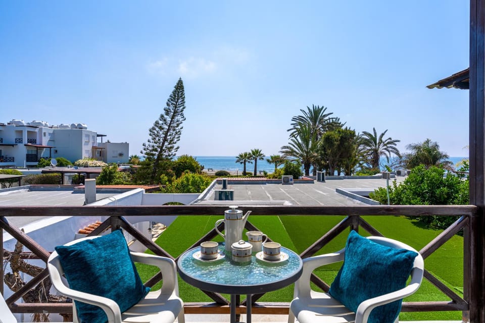 Balcony/Terrace, Seating area, Dining area, Sea view