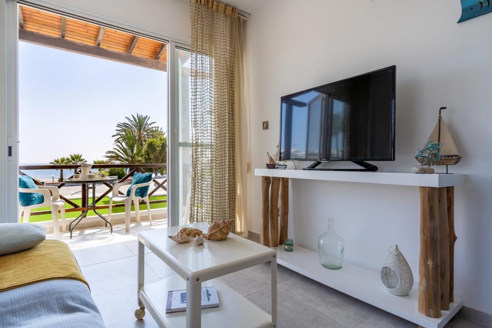 TV and multimedia, Balcony/Terrace, Living room, Seating area, Sea view