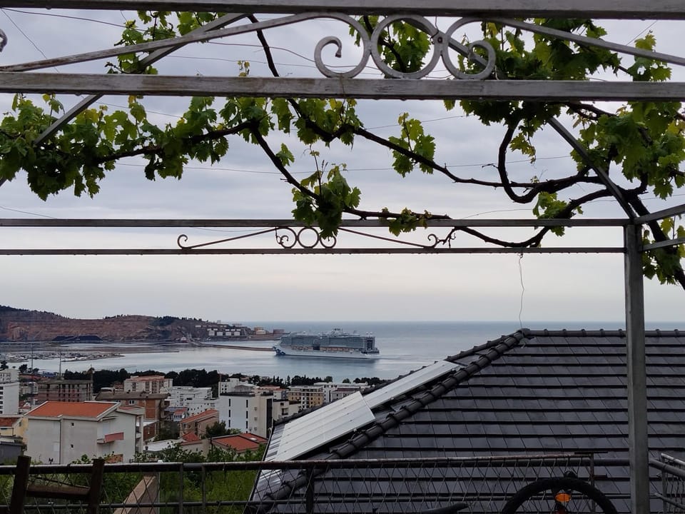 Apartment Panorama Apartment in Montenegro