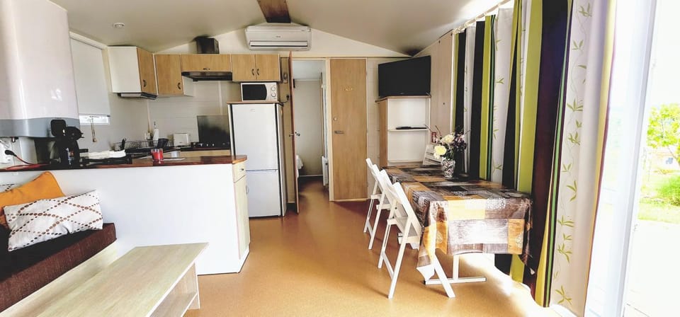 Living room, kitchen