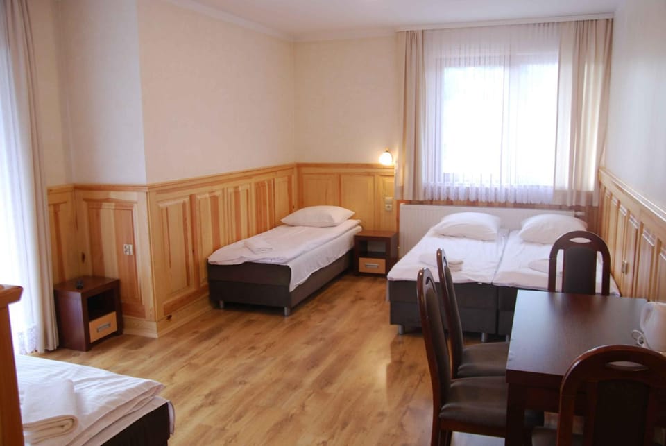 Dom Wypoczynkowy Halina Bed and Breakfast in Lesser Poland Voivodeship