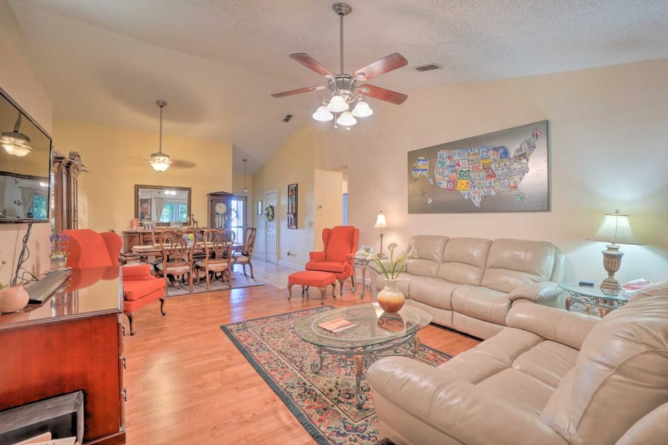 Tampa Home w/ Private Backyard ~ 15 Mi to Downtown House in Town N Country