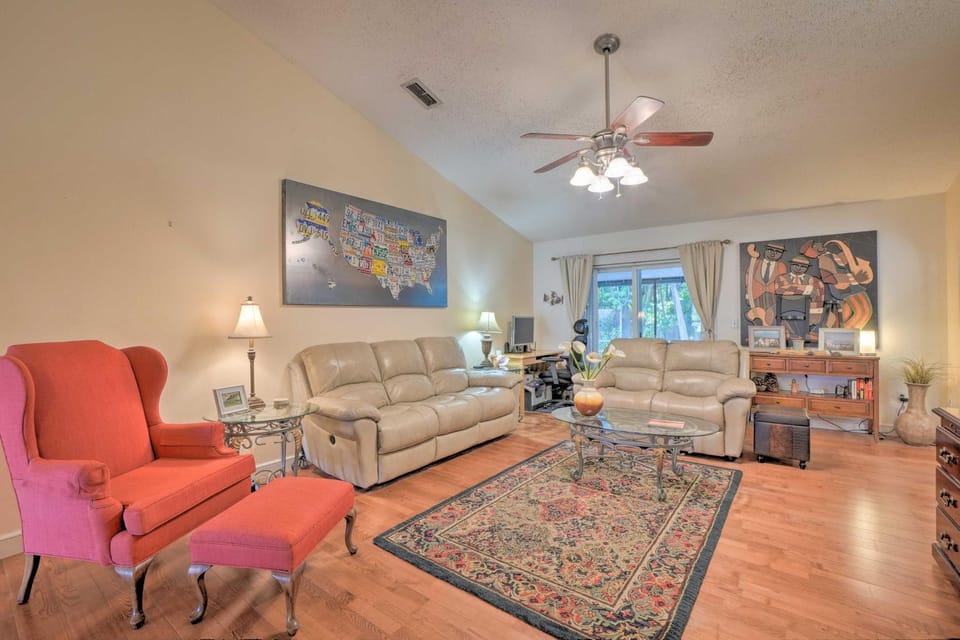 Tampa Home w/ Private Backyard ~ 15 Mi to Downtown House in Town N Country