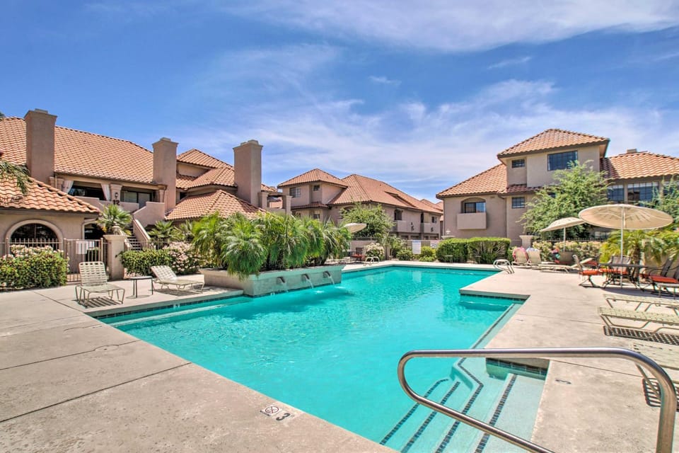 Walk to Park: Snowbird Haven w/ Pool in Scottsdale House in Tempe