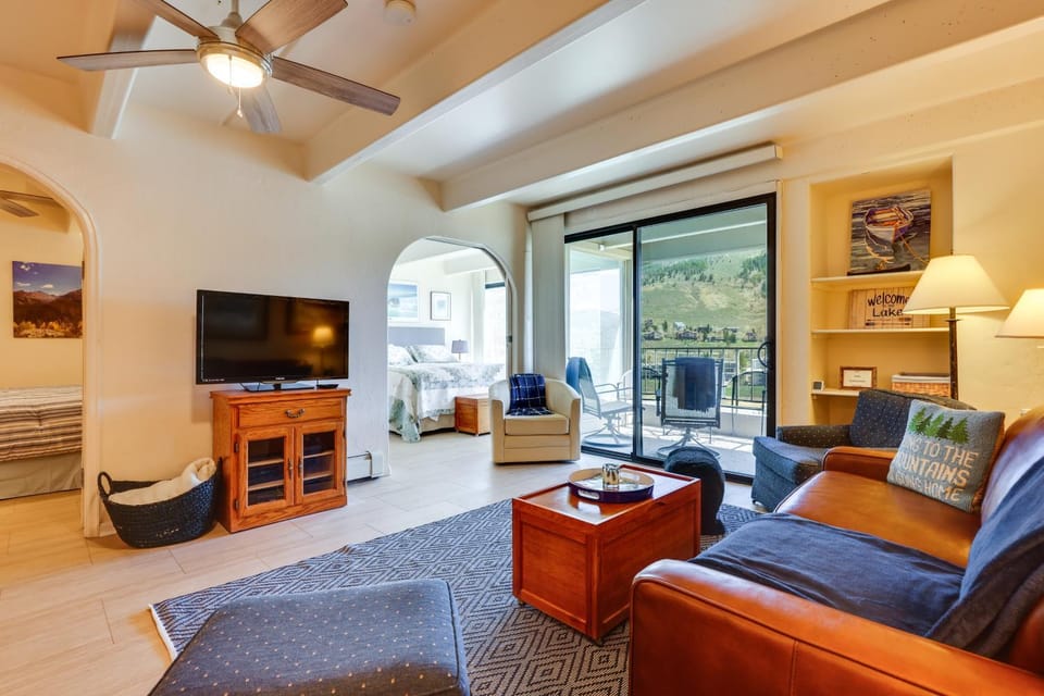 Mtn & Reservoir Views: Cozy Dillon Condo! House in Dillon