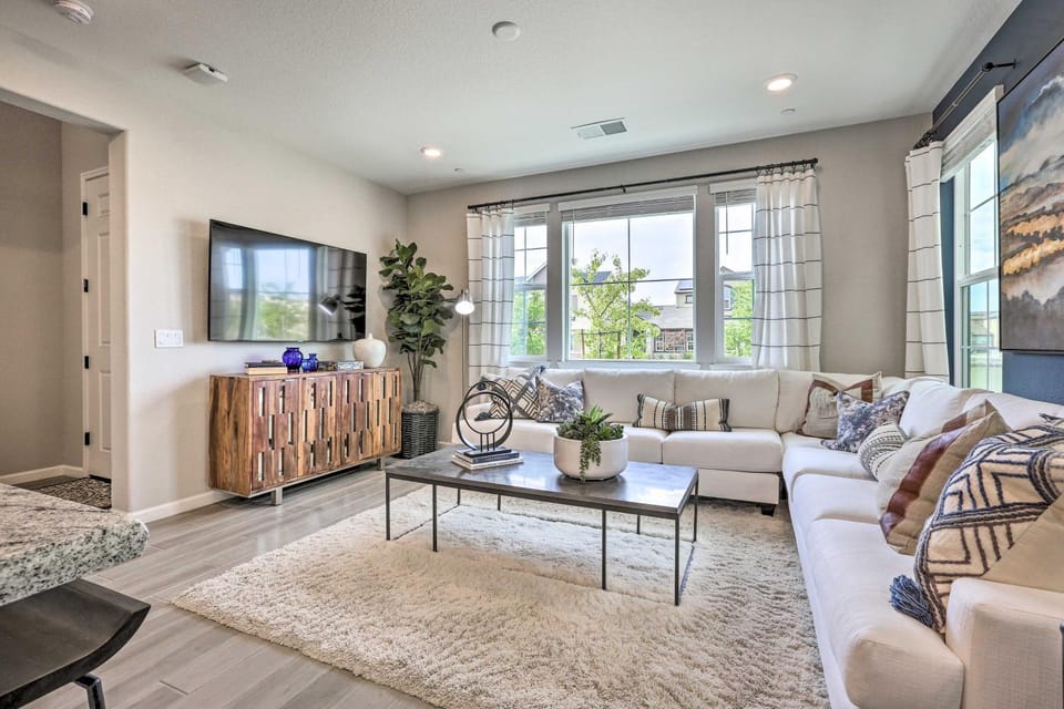 Relaxing Roseville Home with Outdoor Amenities House in Roseville