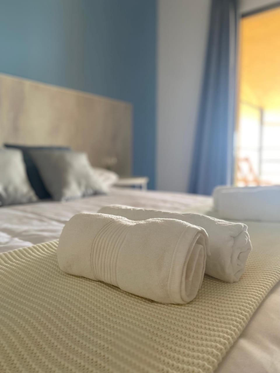 Bed, Photo of the whole room, Bedroom, towels