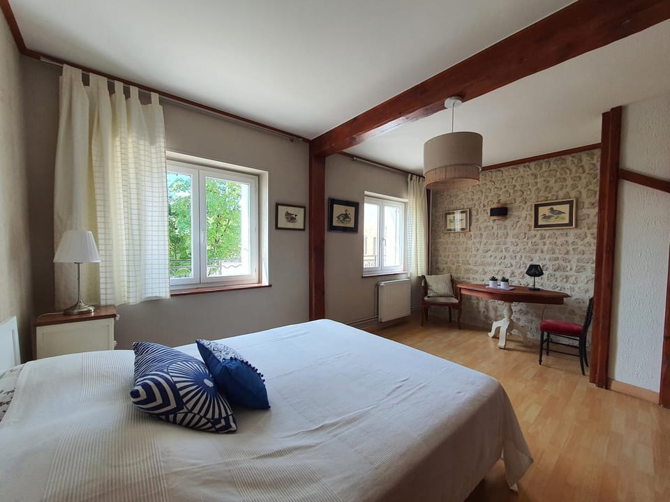 Bed, Photo of the whole room