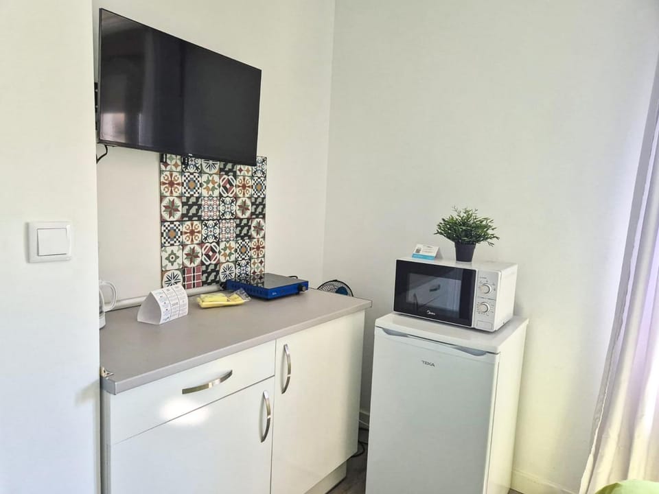 TV and multimedia, microwave, kitchen