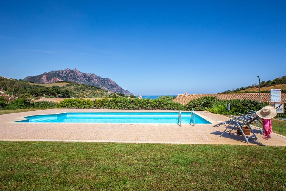 Day, Natural landscape, Mountain view, Swimming pool, sunbed
