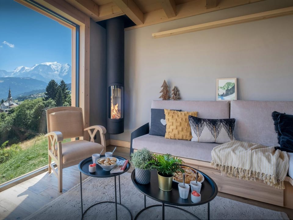 Day, Natural landscape, View (from property/room), Living room, Seating area, Mountain view