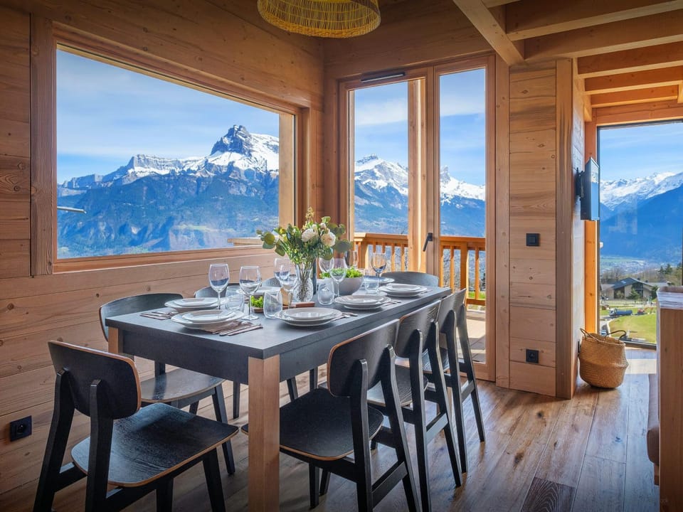 Day, Natural landscape, Dining area, Mountain view