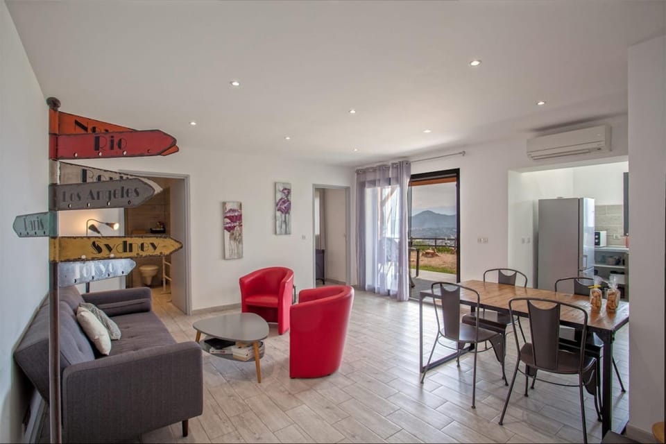 Casa Bianca Apartment in L'Île-Rousse
