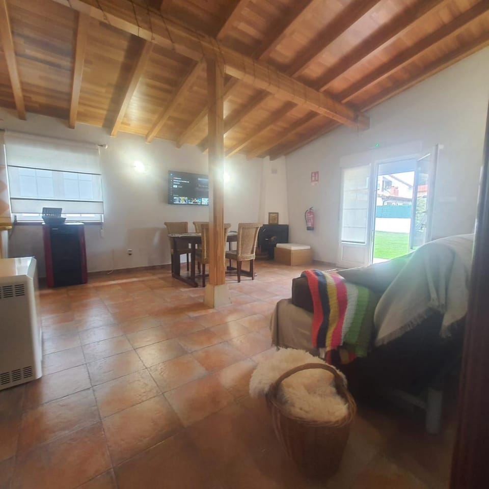 C02A01 Acogedora casa vacacional by R2R Consulting House in Cantabria