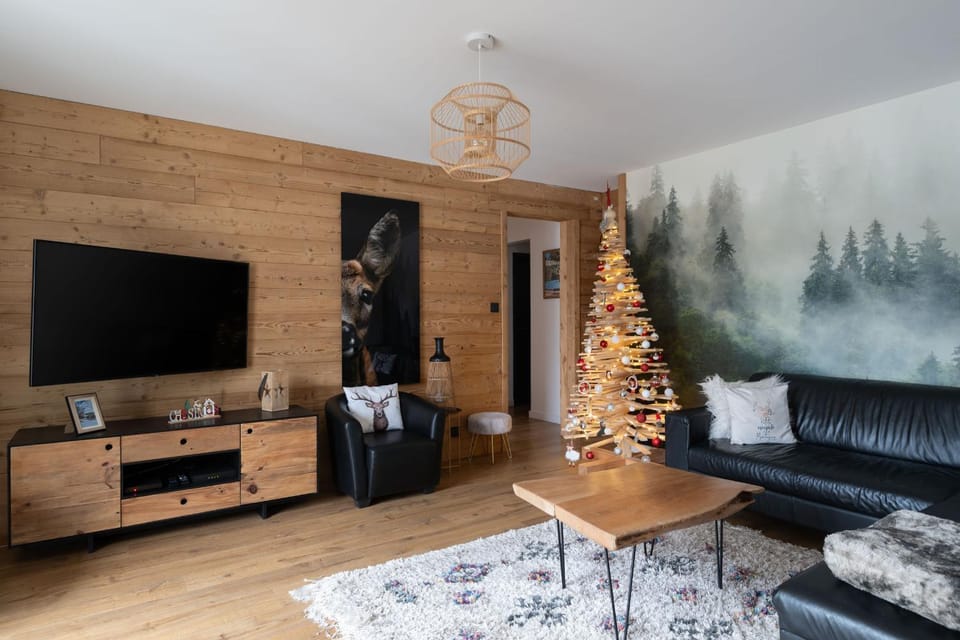 Off site, Activities, TV and multimedia, Balcony/Terrace, Living room, Seating area, City view, Shopping Area