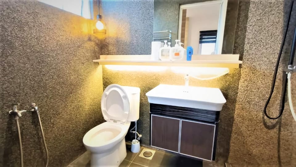 Shower, Toilet, Bathroom, bidet