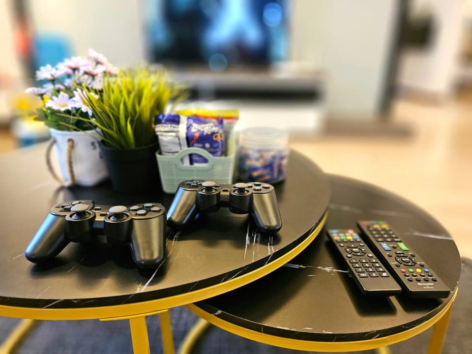 Game Room, Entertainment