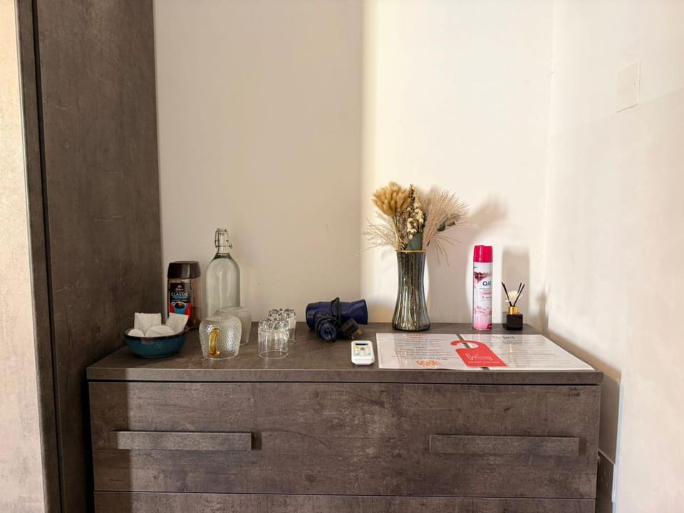 Airport Accommodation Bedroom with your own private Bathroom Self Check In and Self Check Out Air-condition Included Vacation rental in Malta