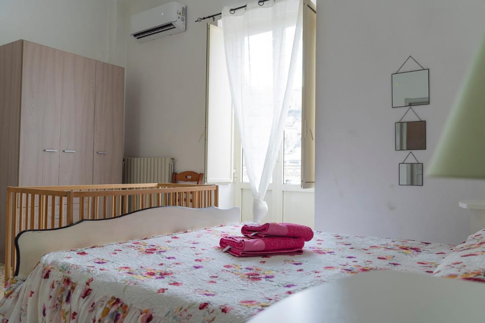 Bedroom, wardrobe, air conditioner