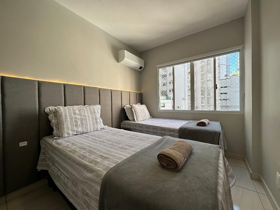 Bed, Bedroom, towels, air conditioner