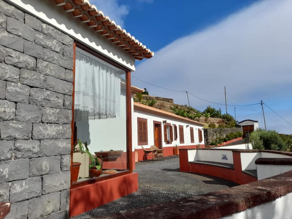Property building, View (from property/room), Balcony/Terrace