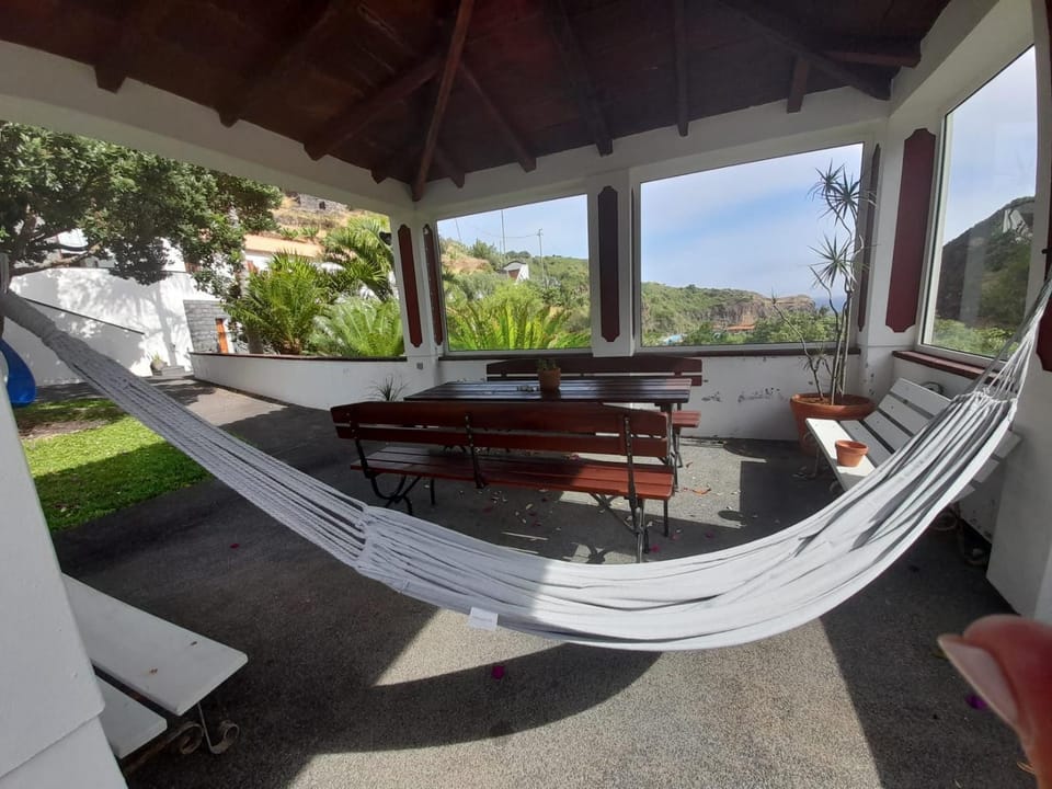 Living room, Garden view, sunbed