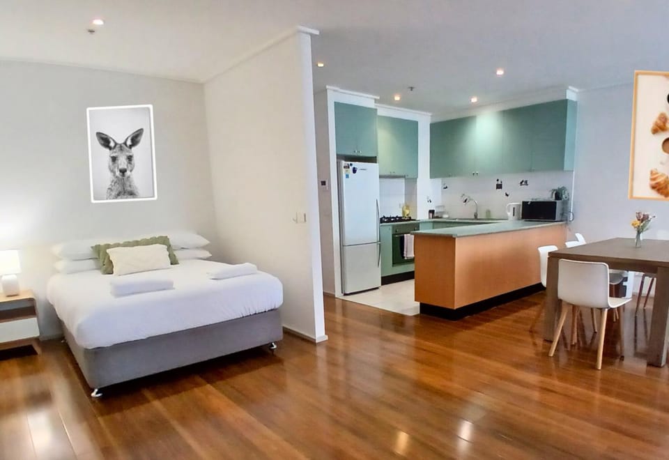 Readyset Apartments at Dockside Apartment in Melbourne