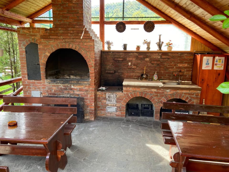 Pensiunea Montana Varlaam Bed and Breakfast in Prahova, Romania