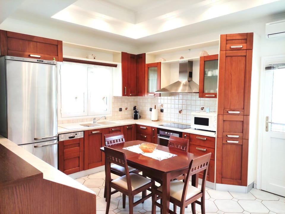 Coffee/tea facilities, Kitchen or kitchenette, Dining area, dishwasher, minibar, pet friendly, stove