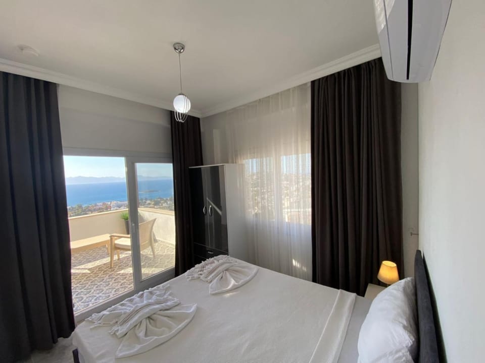 Bed, Natural landscape, Bedroom, Mountain view, Pool view, Sea view, heating, internet, towels, wardrobe, air conditioner