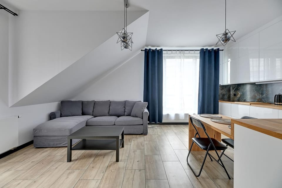 TV and multimedia, Kitchen or kitchenette, Living room, Seating area, Dining area