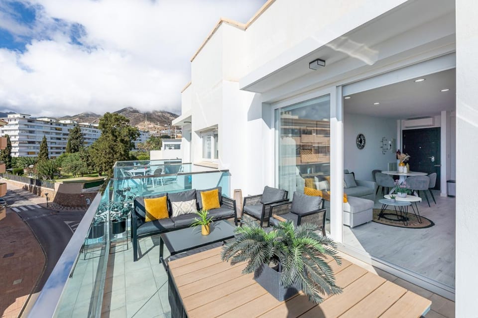 Lujoso apartamento de 2 habitaciones con vistas Apartment in Benalmadena