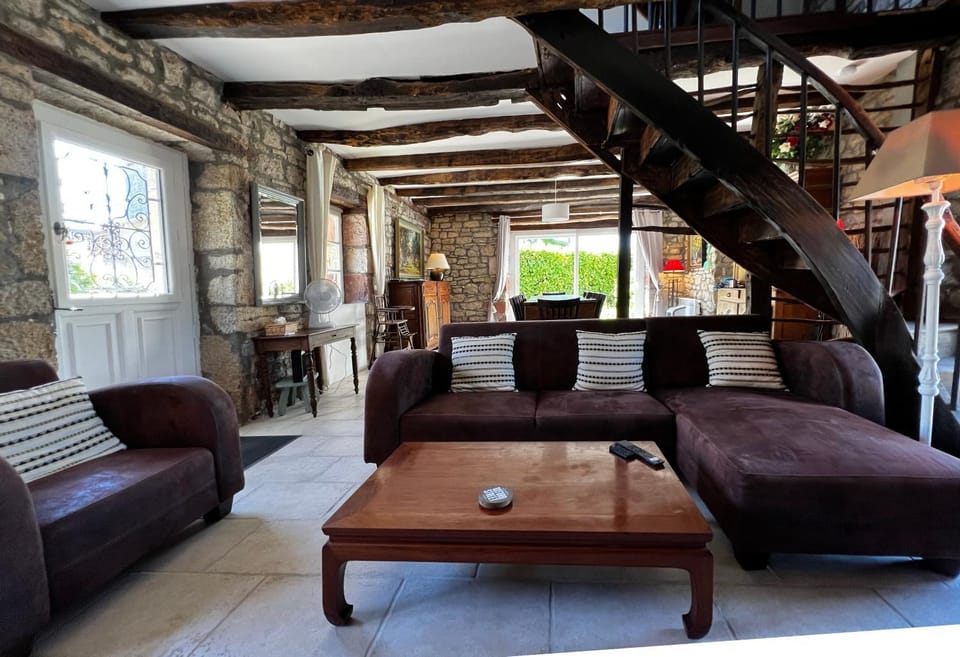 Presbytère de Chauffour-sur-Vell House in Nouvelle-Aquitaine