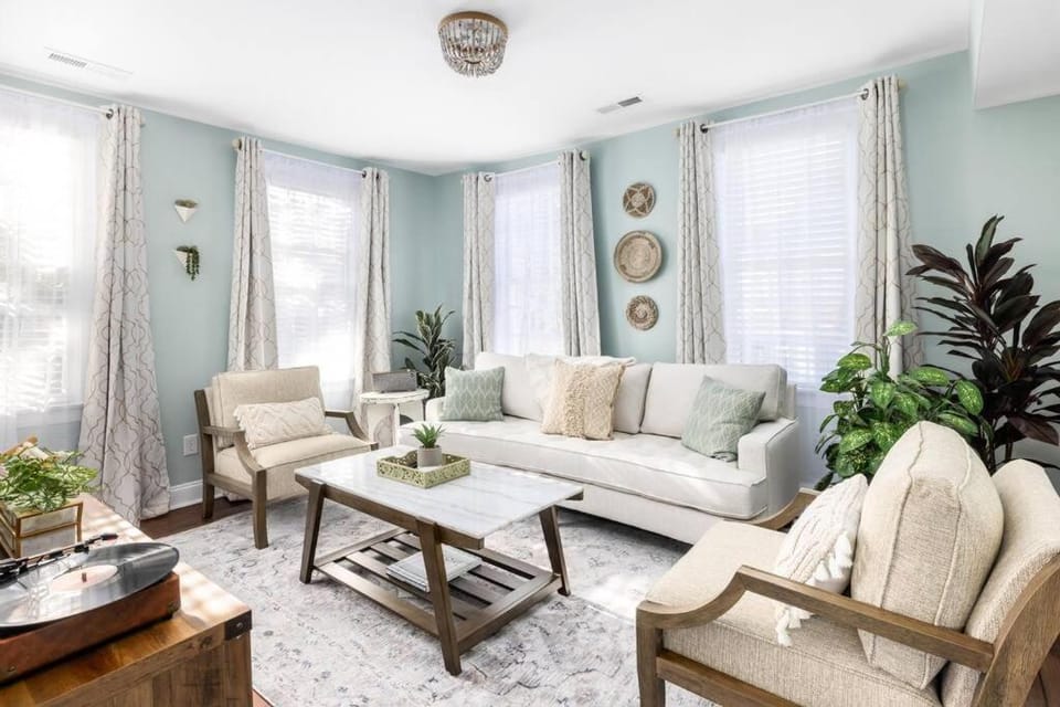 Living room, Seating area