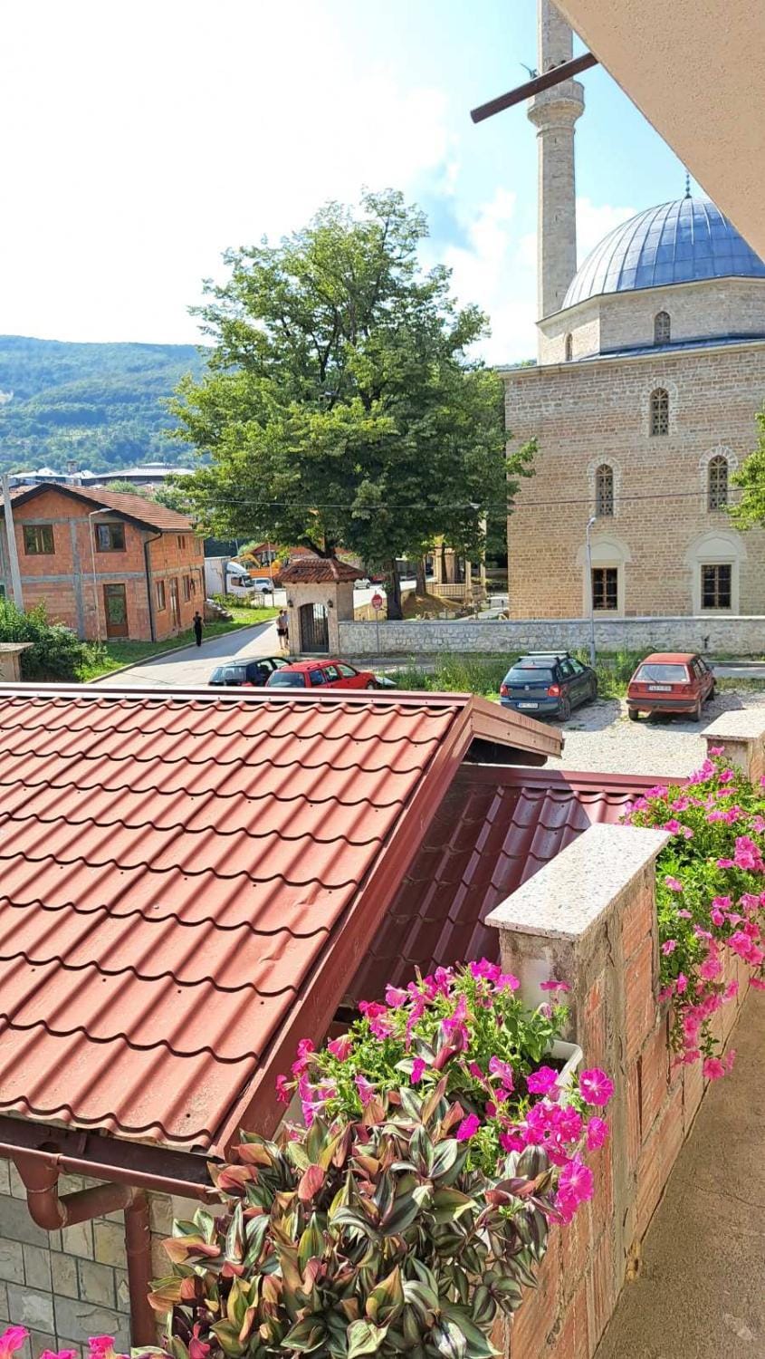 Property building, Bird's eye view, City view, Location