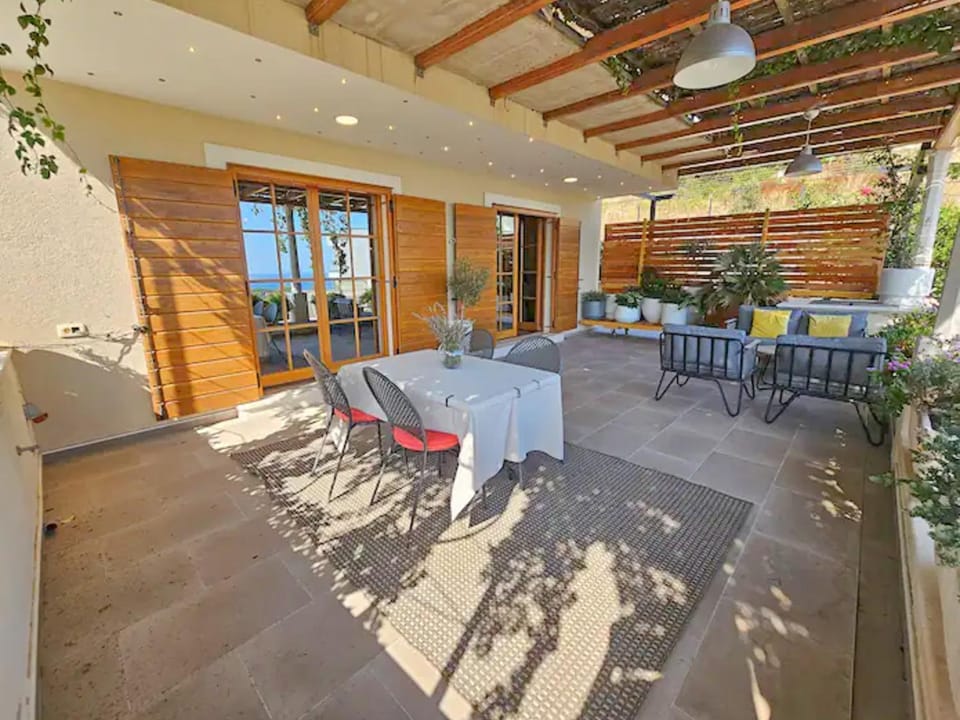 Patio, Day, Seating area