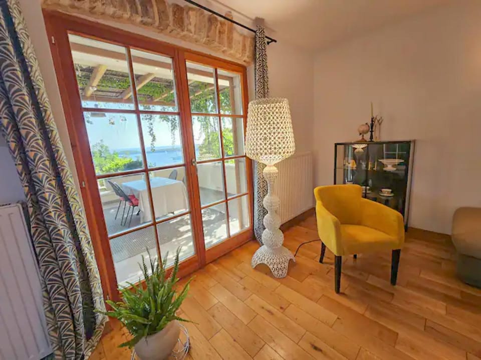 Natural landscape, Living room