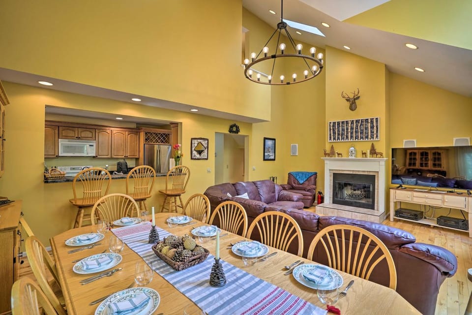 Family-Friendly Hancock Home: Walk to Slopes! House in Lanesborough