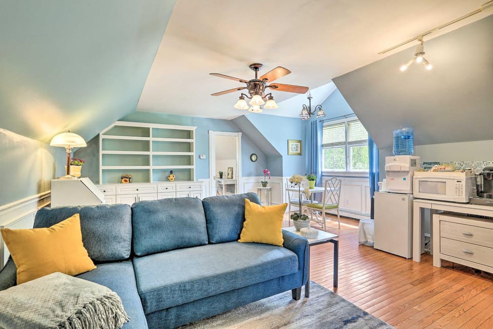 Pet-Friendly ‘Pond View Loft' w/ Private Pool! House in Pine Bush