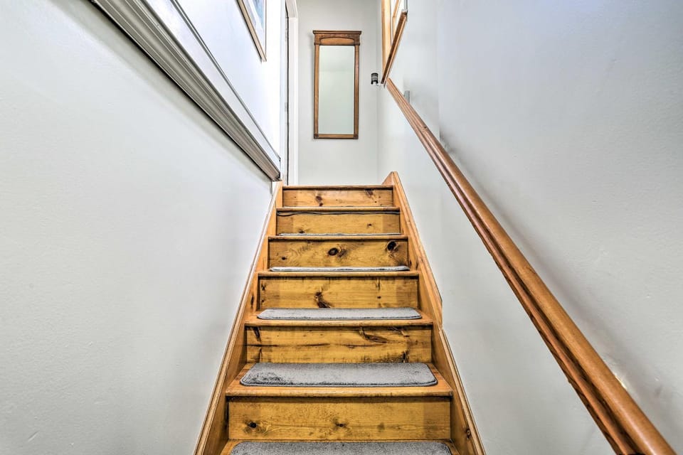 Pet-Friendly ‘Pond View Loft' w/ Private Pool! House in Pine Bush
