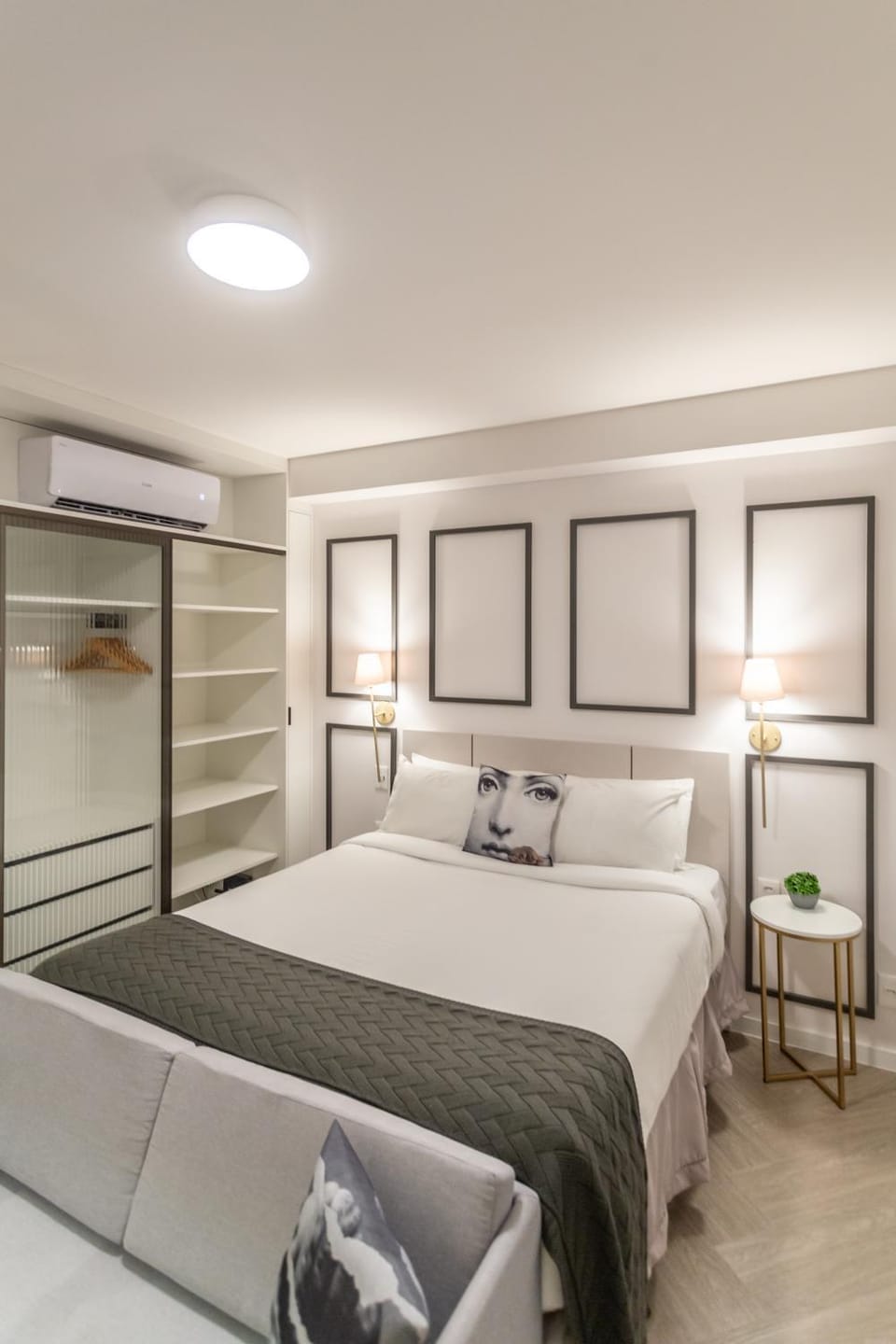 Bed, Photo of the whole room, Bedroom, wardrobe, air conditioner