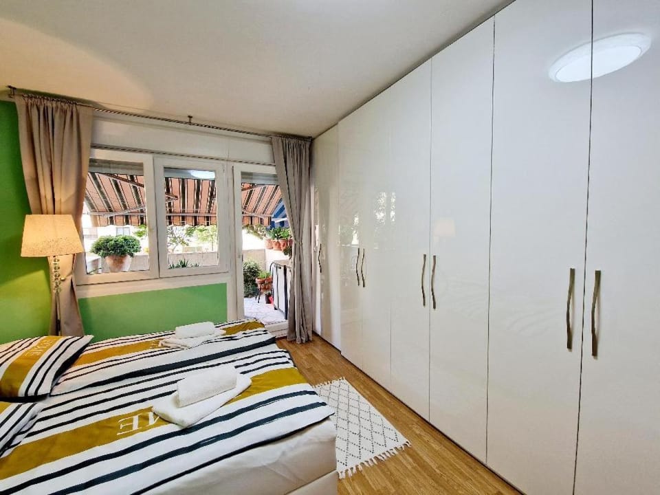 Bedroom, wardrobe