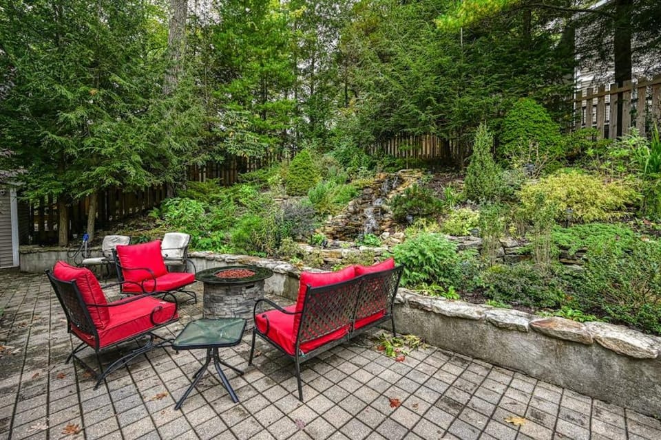A Million Dollar View House in Deep Creek Lake