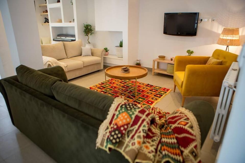 Communal lounge/ TV room, TV and multimedia, Living room