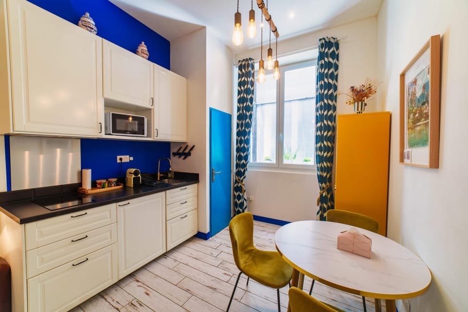 Studio Shell 22M2, 120m Vieux-Port, Clim, Wifi, Accès autonome avec code Apartment in Marseille