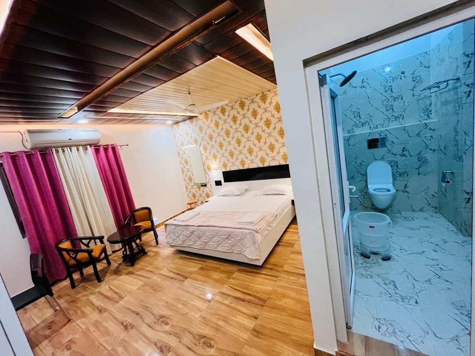 Bathroom, Photo of the whole room