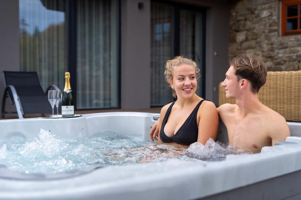 Hot Tub, Spa and wellness centre/facilities