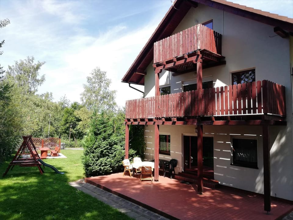 Property building, Garden, Balcony/Terrace