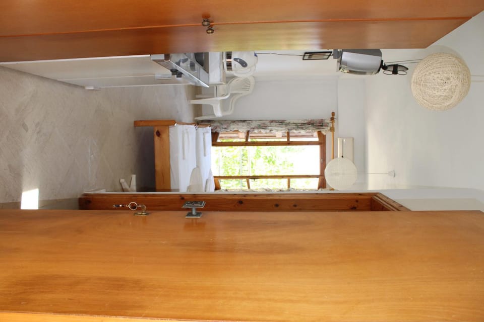 Bed, Kitchen or kitchenette