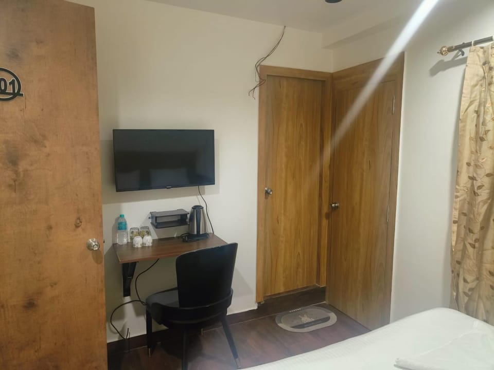 TV and multimedia, hair dresser